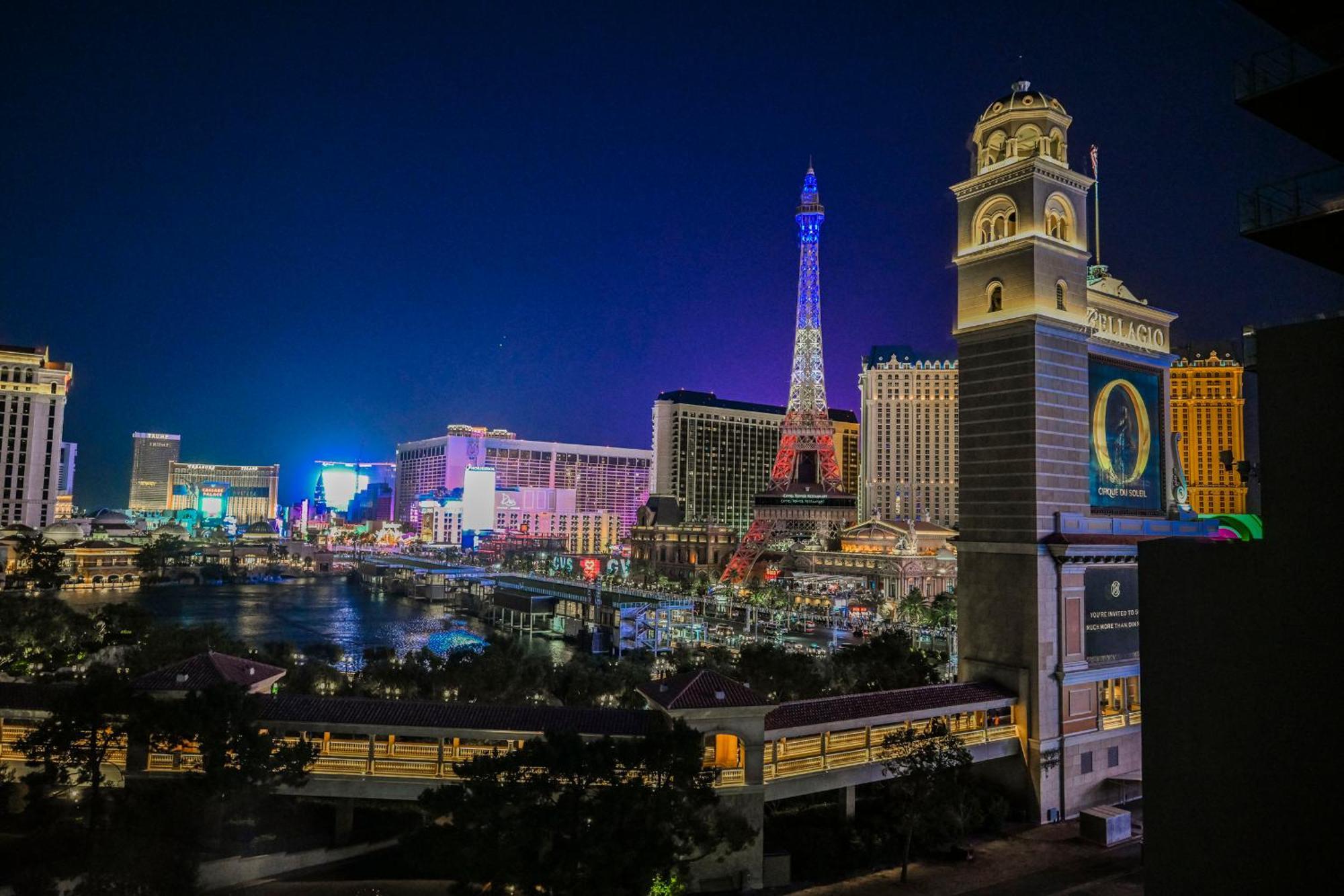 Stripviewsuites At Jockey Club Las Vegas Room photo